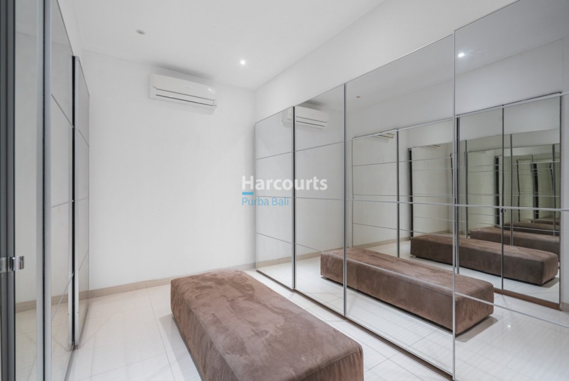 Perched Elegantly Balis Bukit Breeze