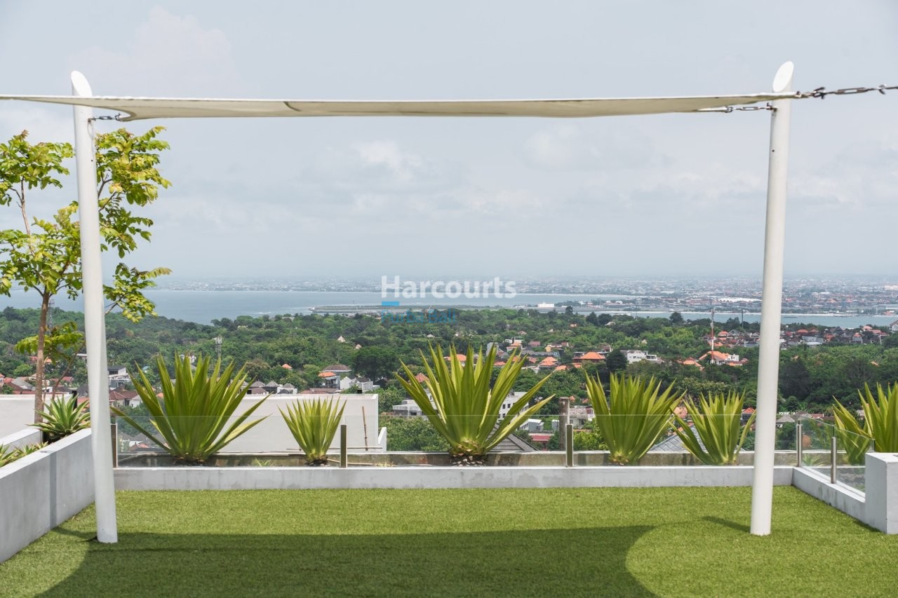 Perched Elegantly Balis Bukit Swimming Pool