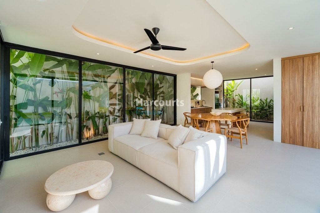 Welcome This Stunning Development Freehold Ownership