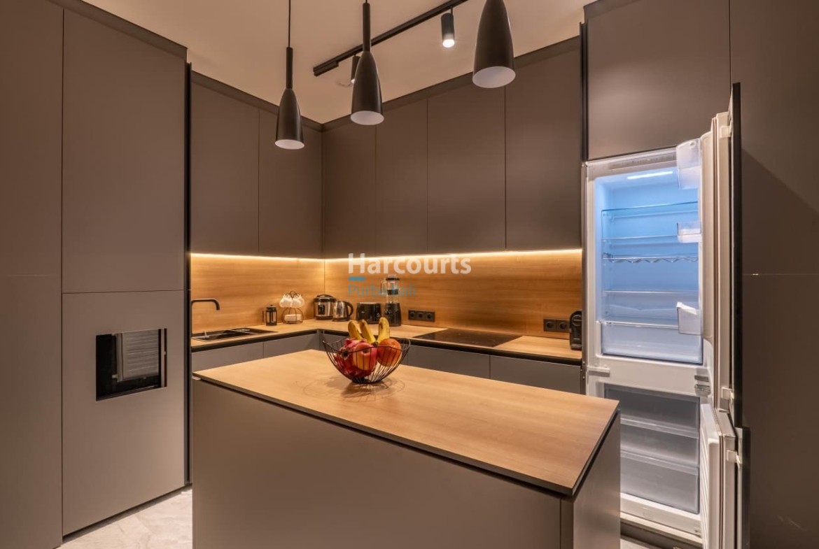 this-turnkey-luxury-loft-swimming-pool