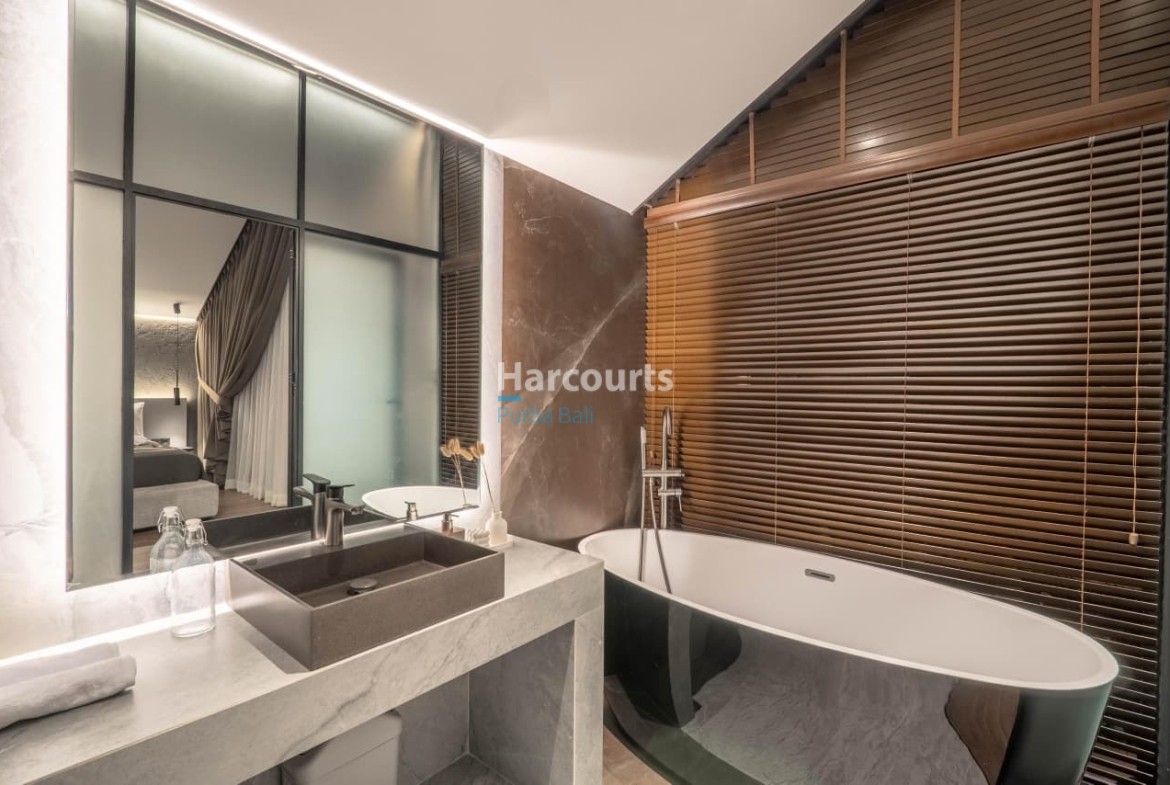 this-turnkey-luxury-loft-for-sale