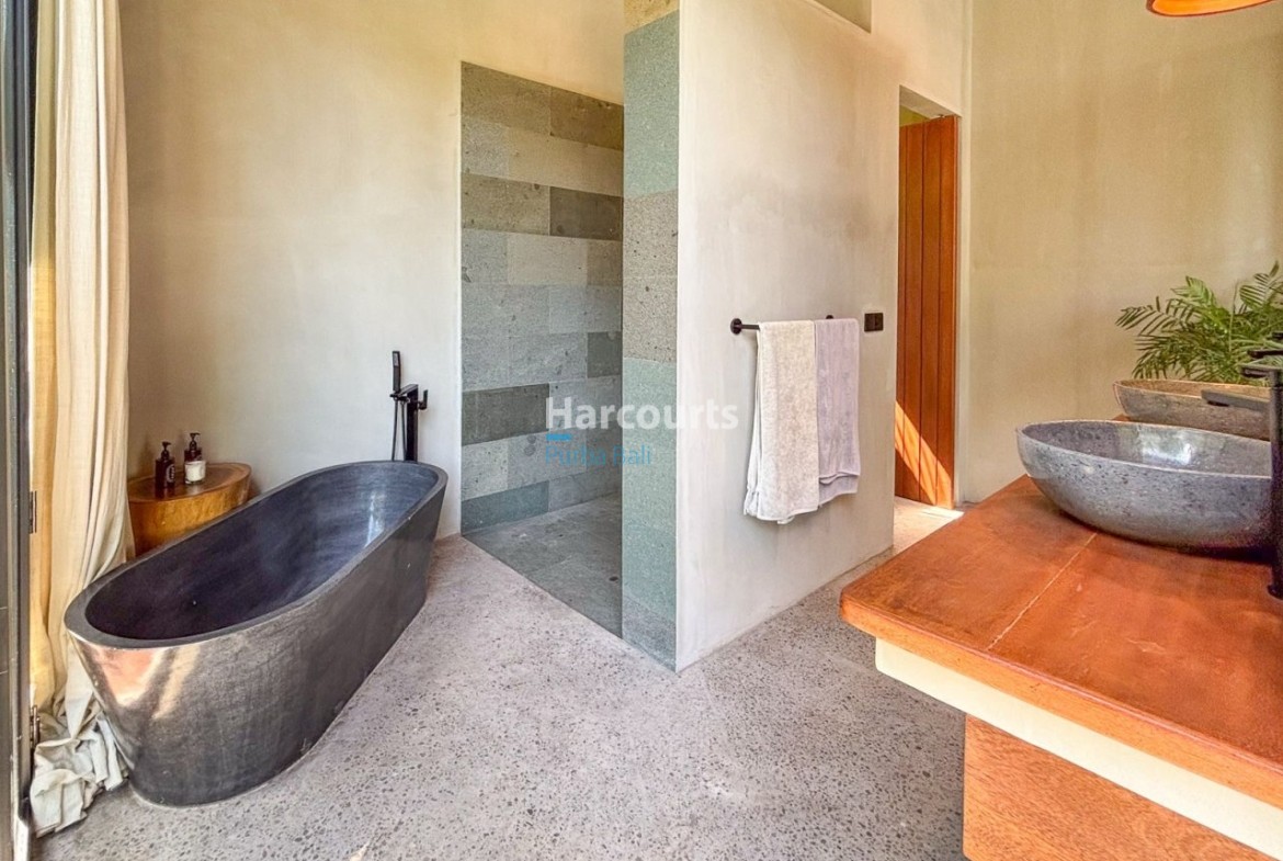 Experience Perfect Balance Calm Leasehold Opportunity 1
