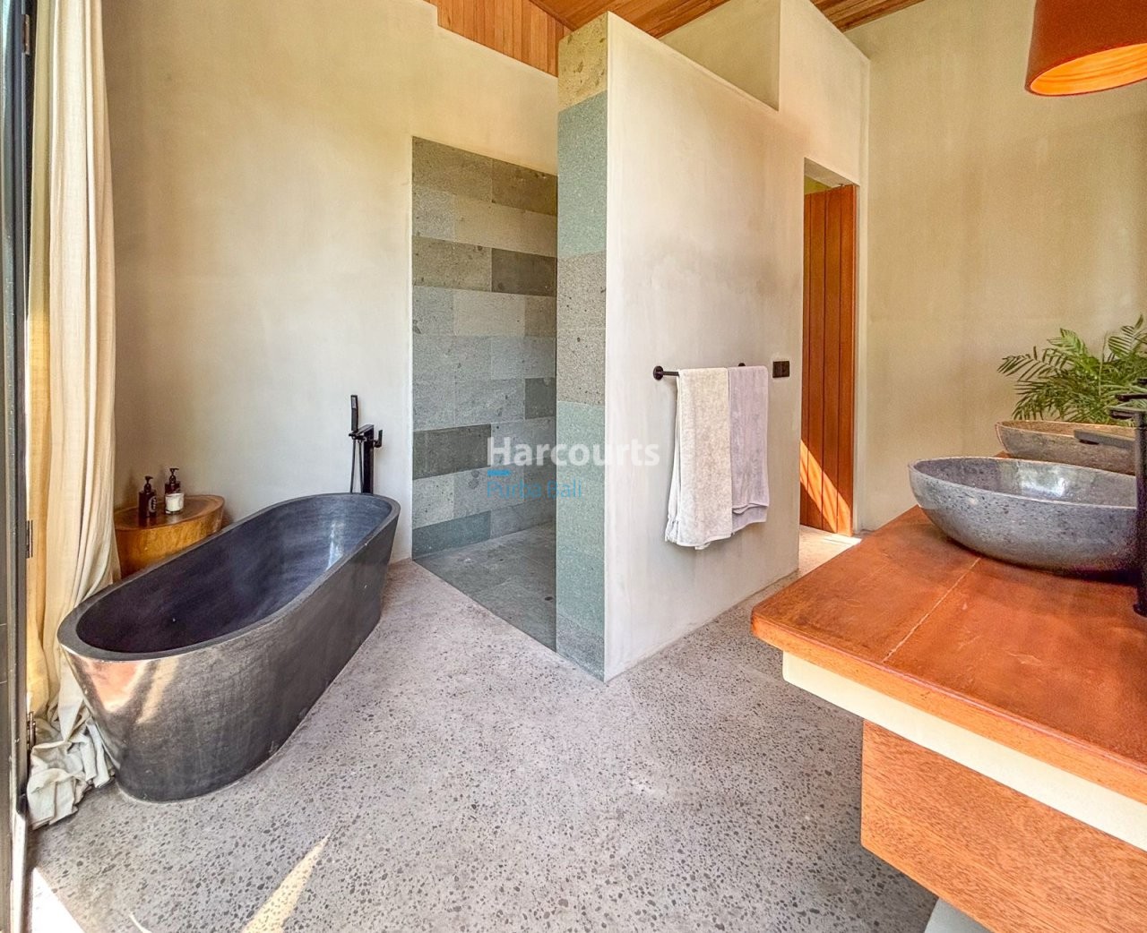 Experience Perfect Balance Calm Leasehold Opportunity 1