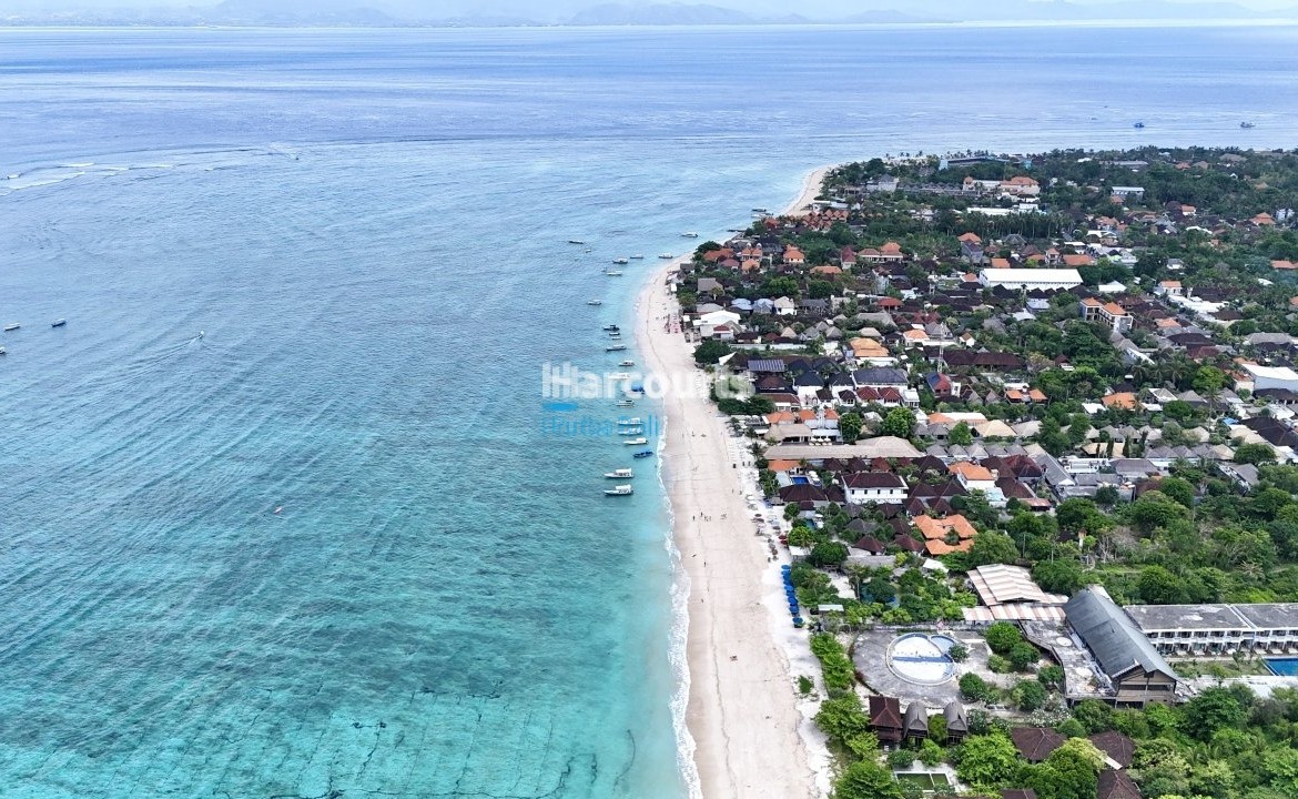 Surrounded Lease Lease Bali