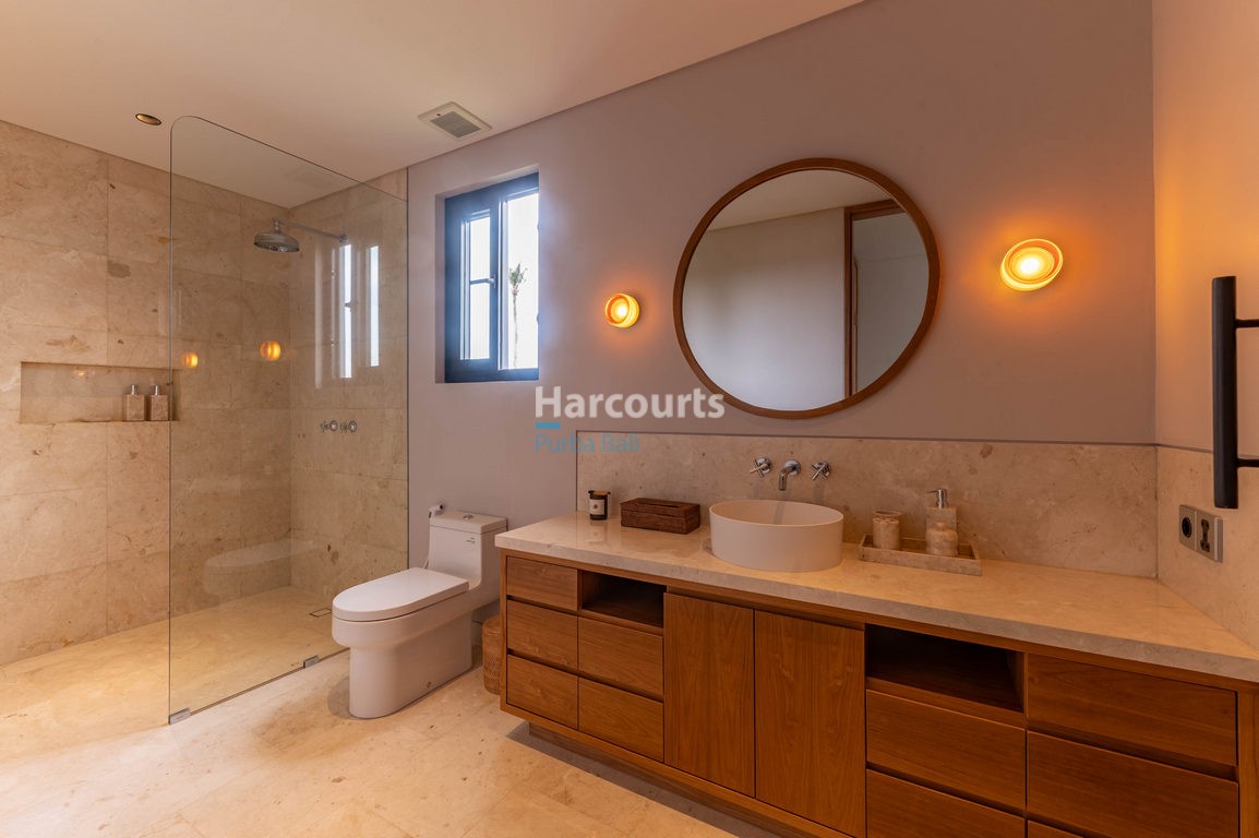 set-tranquil-residential-enclave-tropical-modern