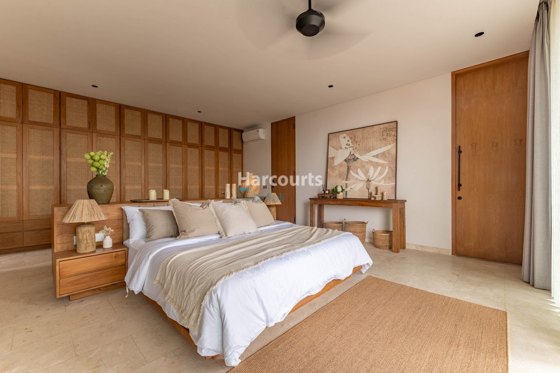 set-tranquil-residential-enclave-swimming-pool