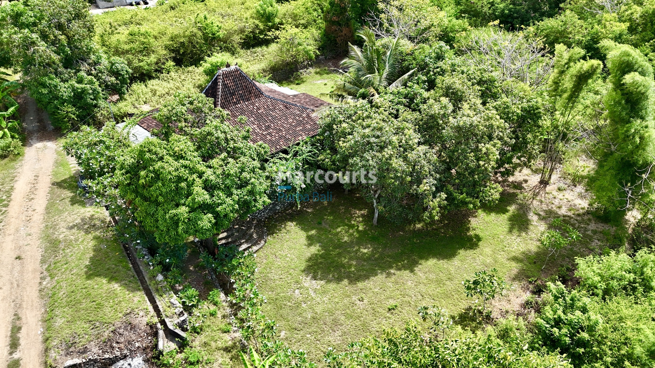 Nusa Traditional Serene Literally Printed Pool