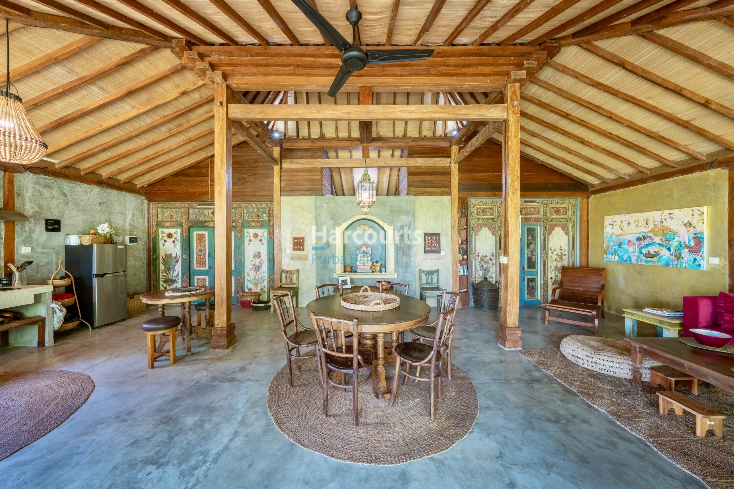 Luxury Joglo More Non Existent Pool Step