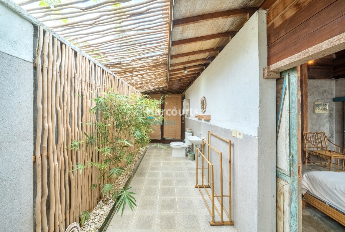 Art Sourced Pool Holiday Fabulous Centuries