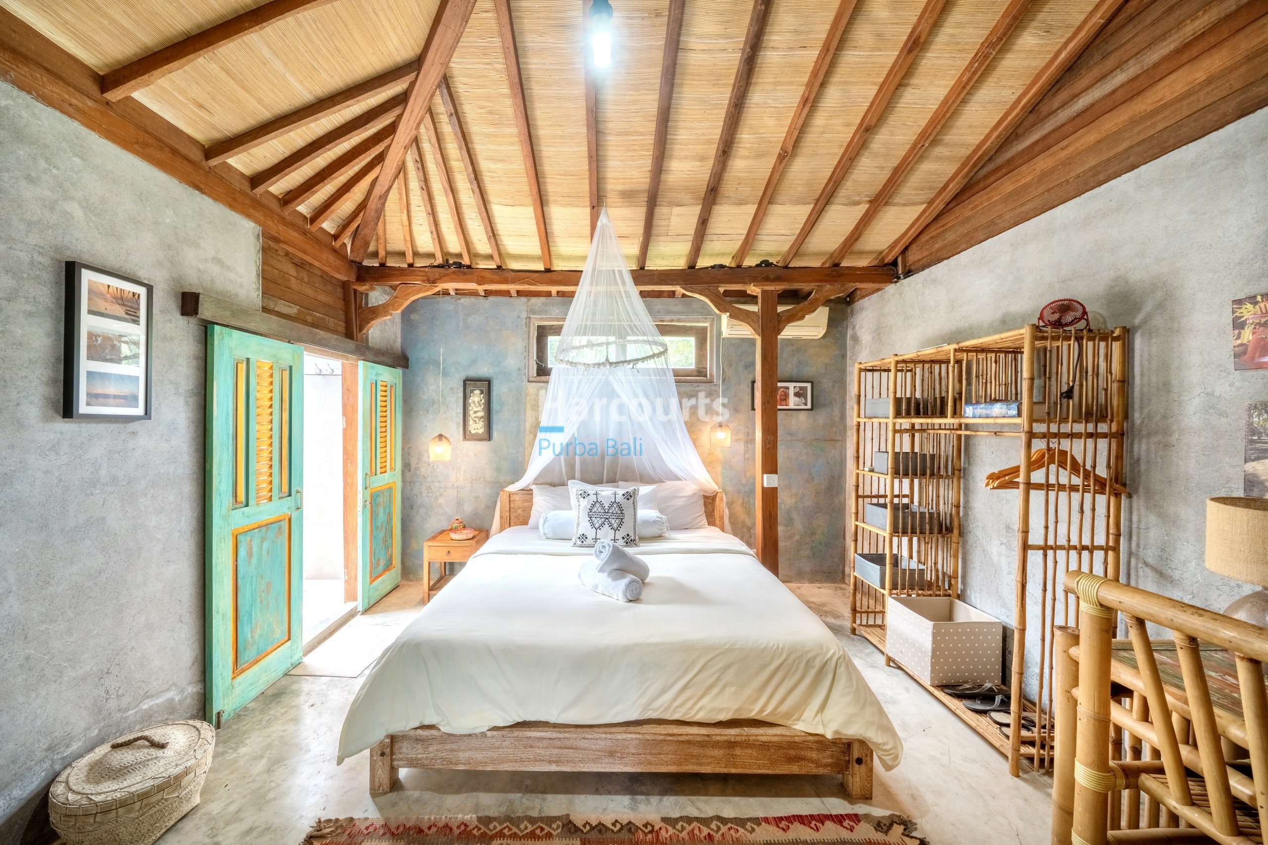 Luxury Traffic Balinese Smaller Further Jungut