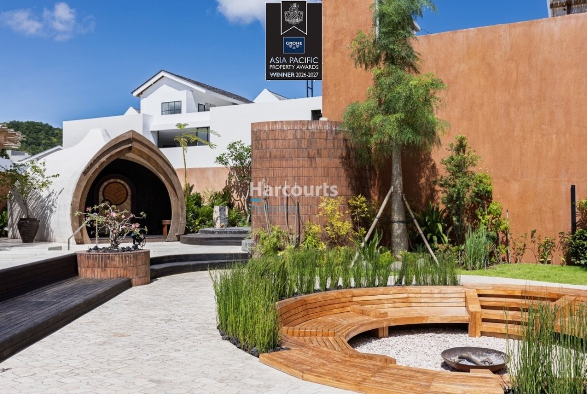 Bingin Villa Cottage Wooden Seating Area Entrance