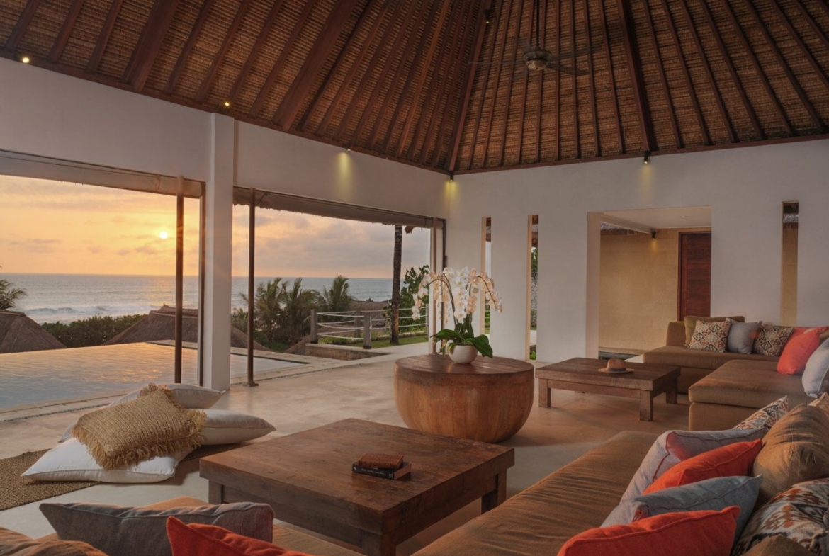 Built Cozy Comes Estate Have Exclusive