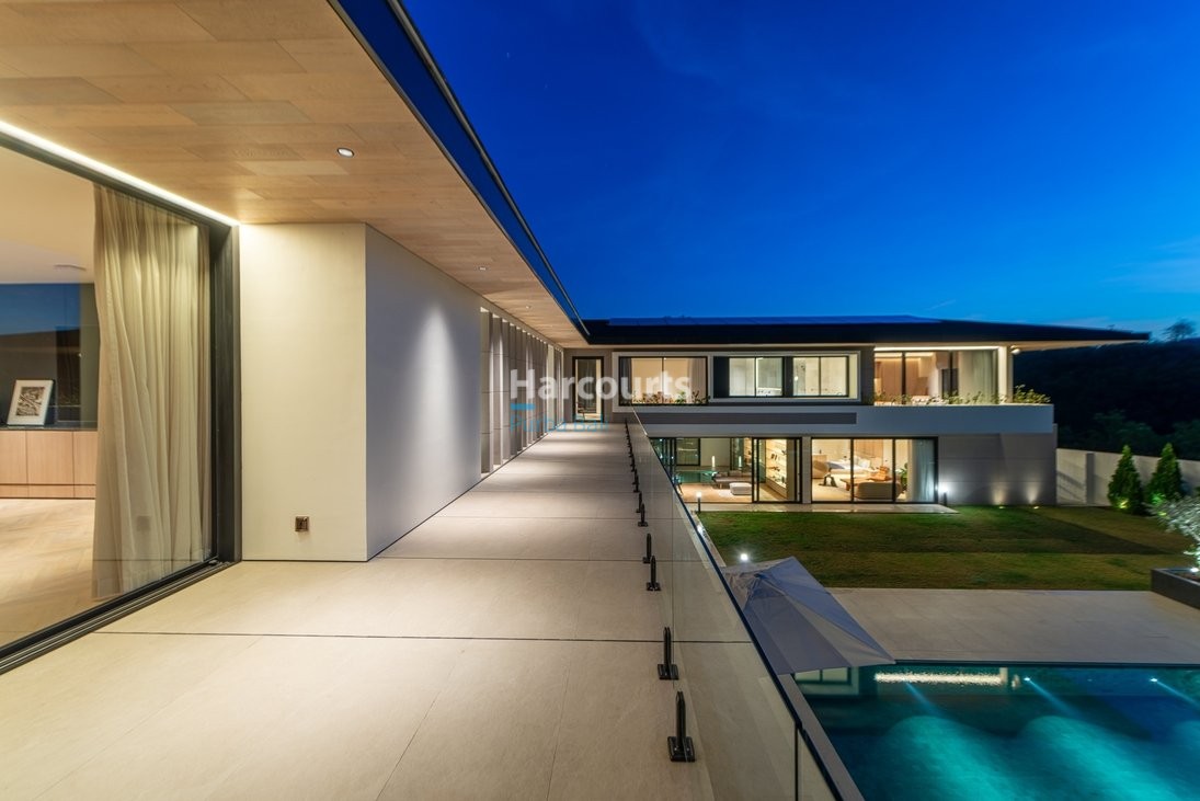 Nestled Prestigious Hills Ungasan Ocean Breeze