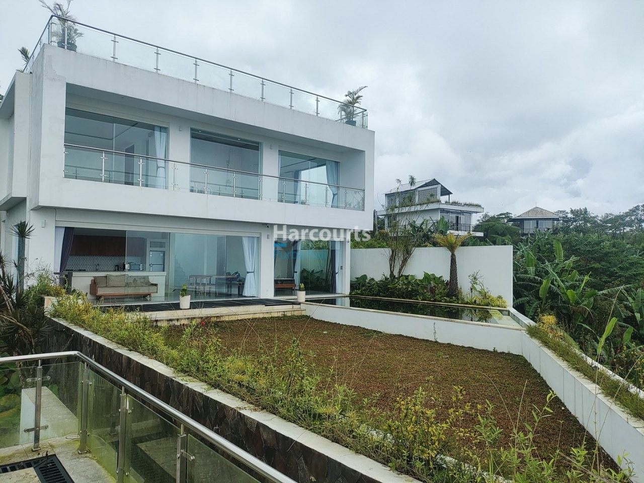 Three Unique Views Prime Location Spacious