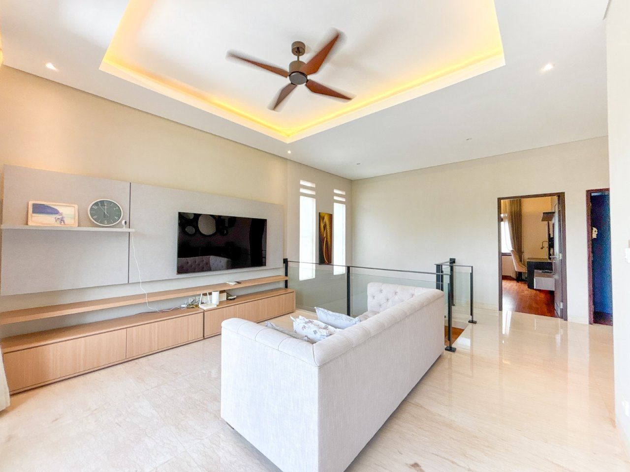 Viewing Sofa Light Minimalist Private Cozy