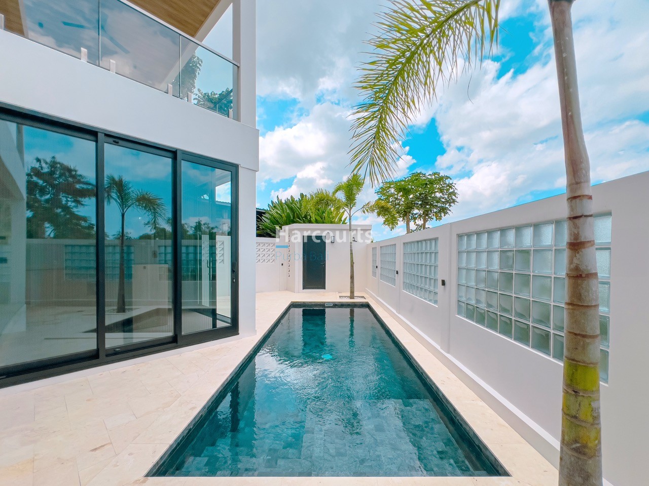 24 Pool View 3 Large