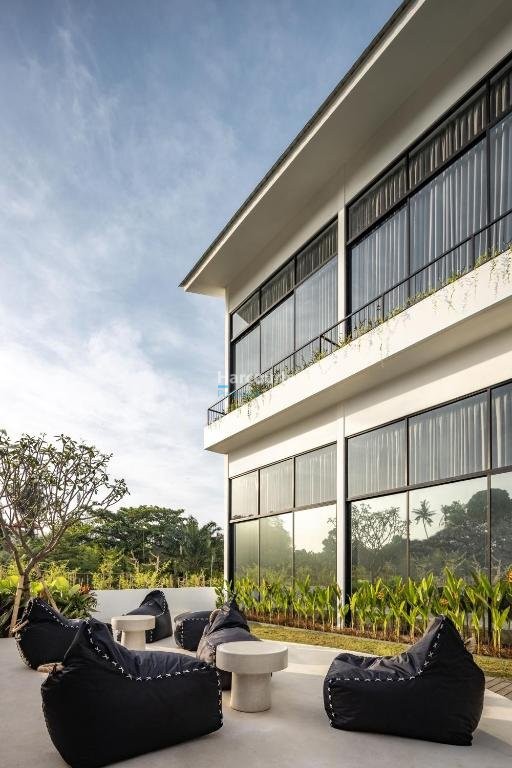 Babakan Canggu Apartment Black Beanbags Patio