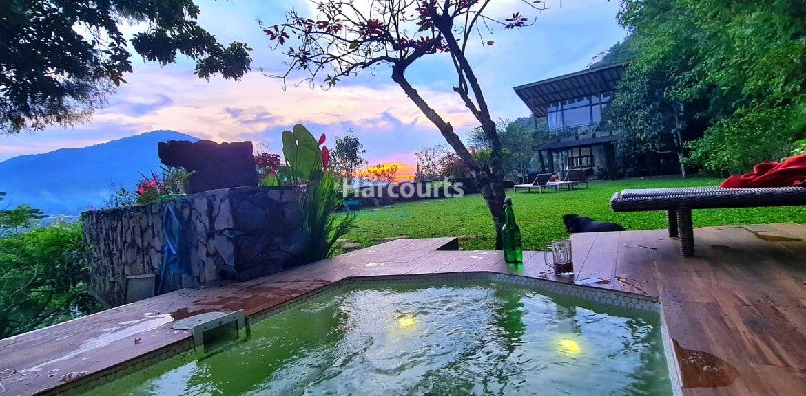 Bali Highland Villa Beratan Lake View Pool Sunset
