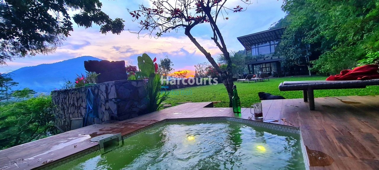 Bali Highland Villa Beratan Lake View Pool Sunset