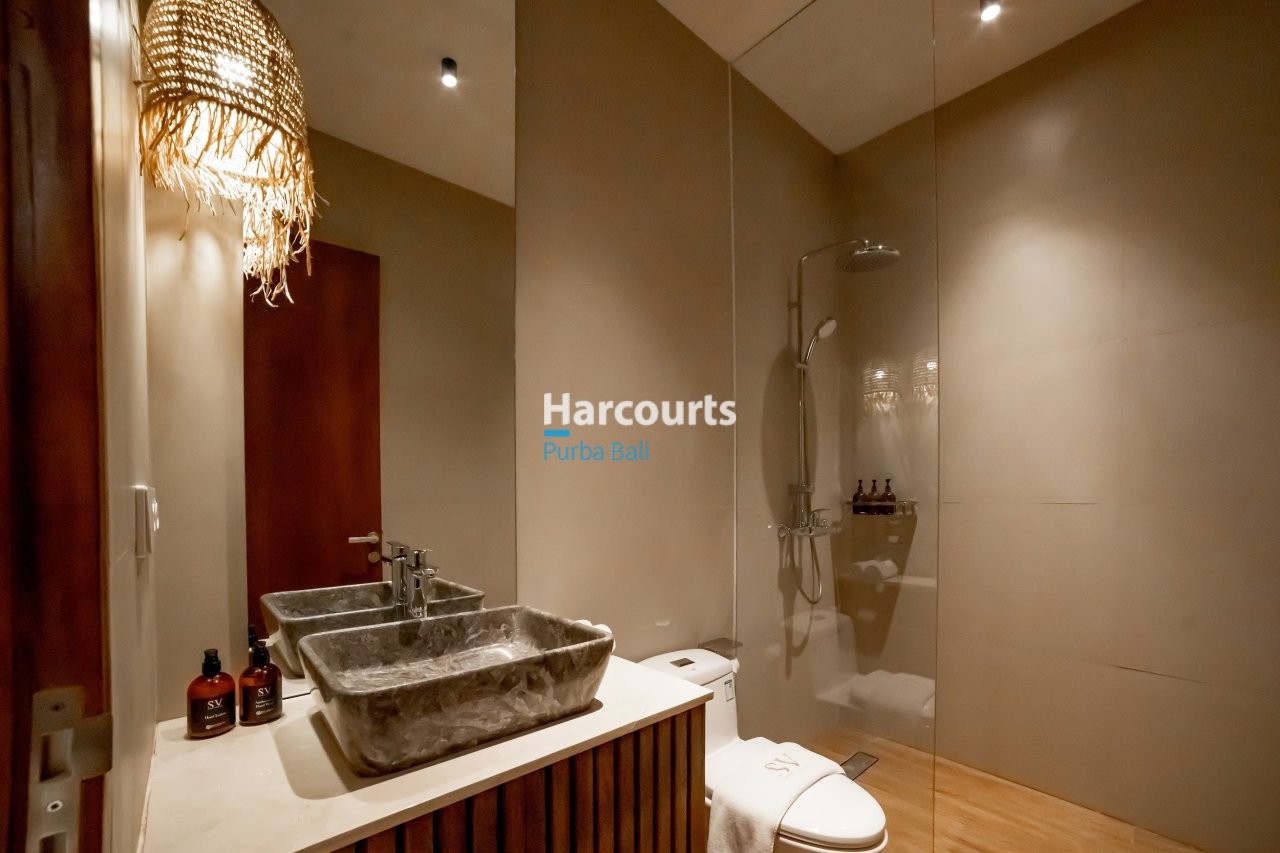 Berawa Beach Villa Ensuite Bathroom Designer Sink