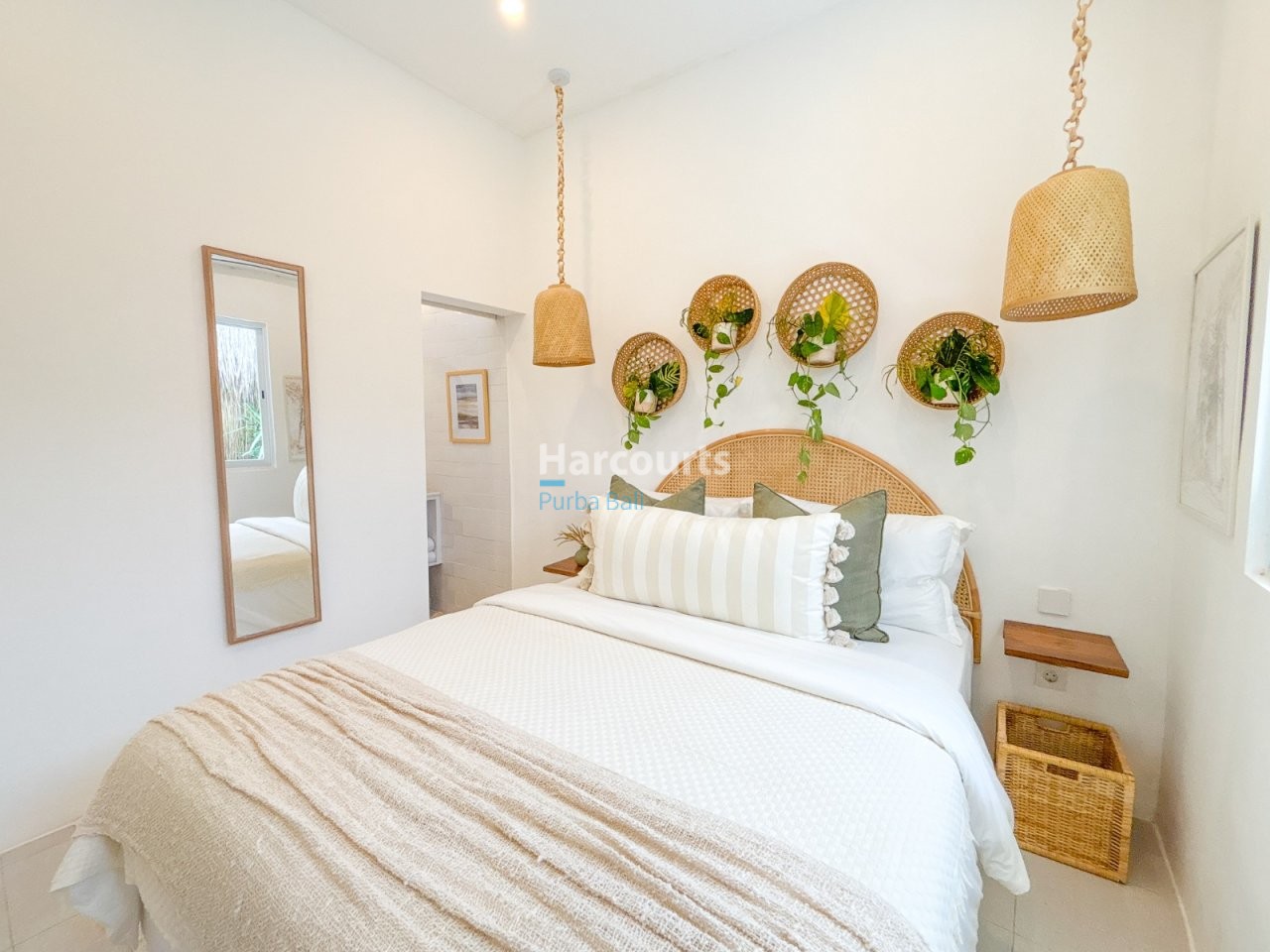 Berawa Villa Bedroom Woven Headboard Pendant Lights