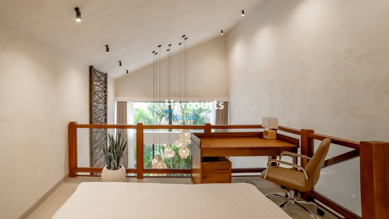 Berawa Villa Loft Bedroom Desk Pendant Lights