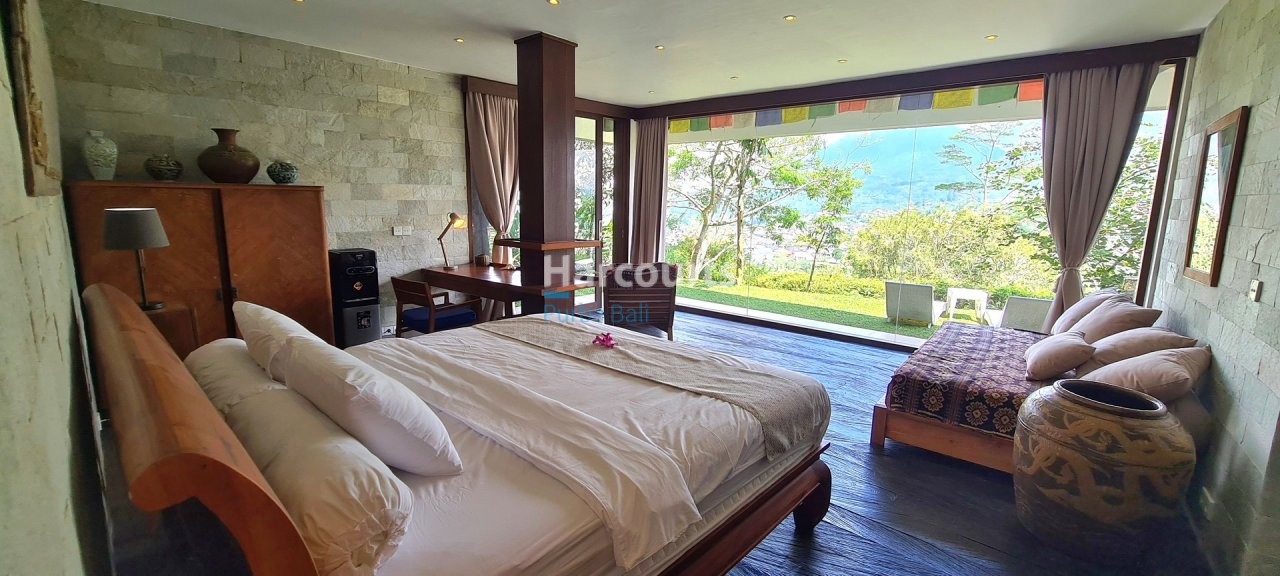 Freehold Bali Villa Bedroom Beratan Lake View