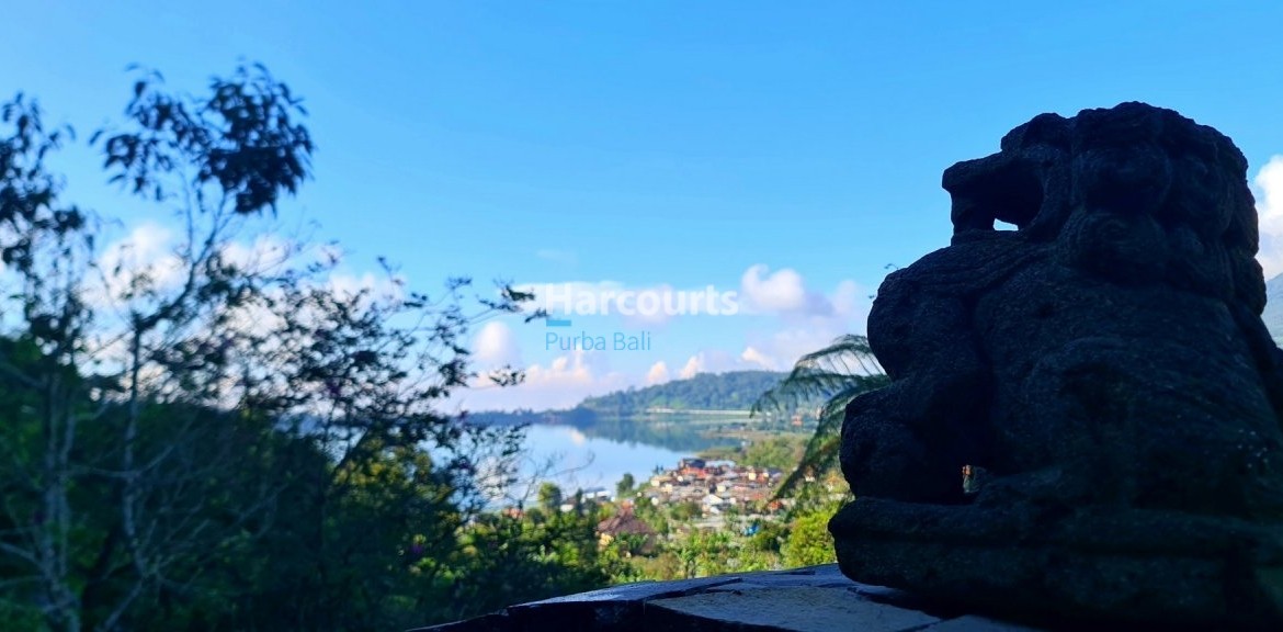 Freehold Bali Villa Beratan Lake View Stone Lion