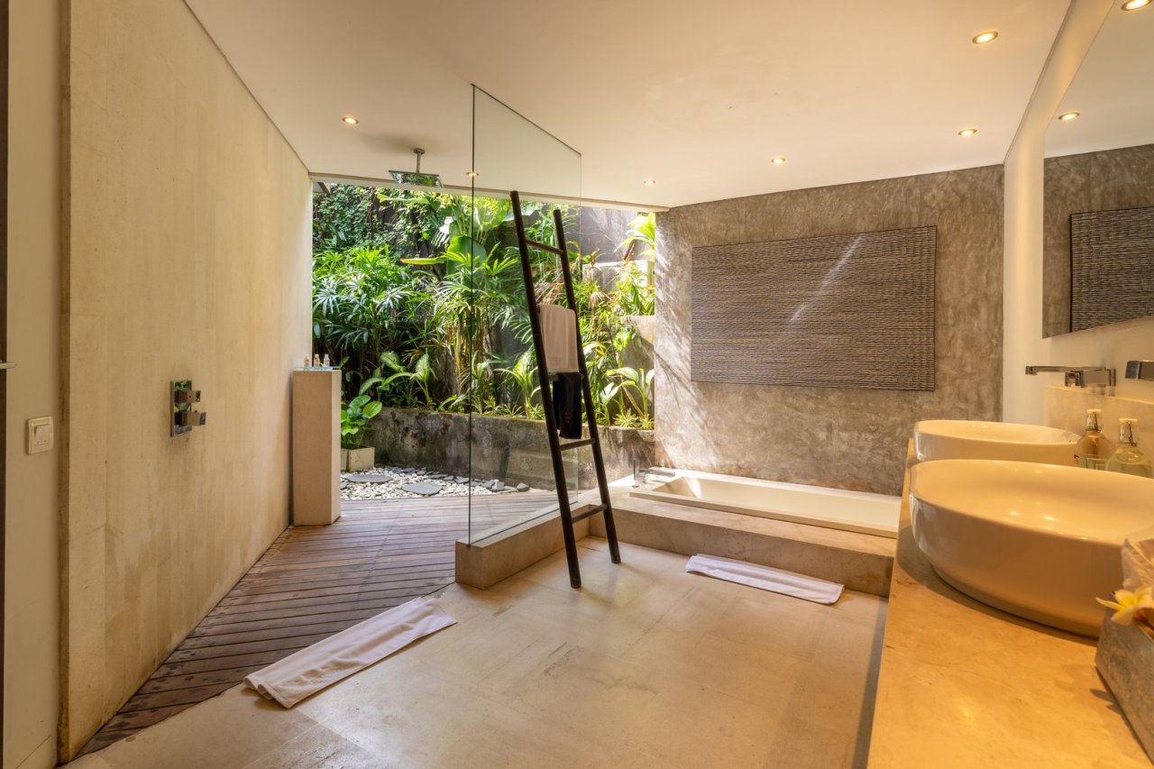 Gated Bed Private Villa Seminyak Pool