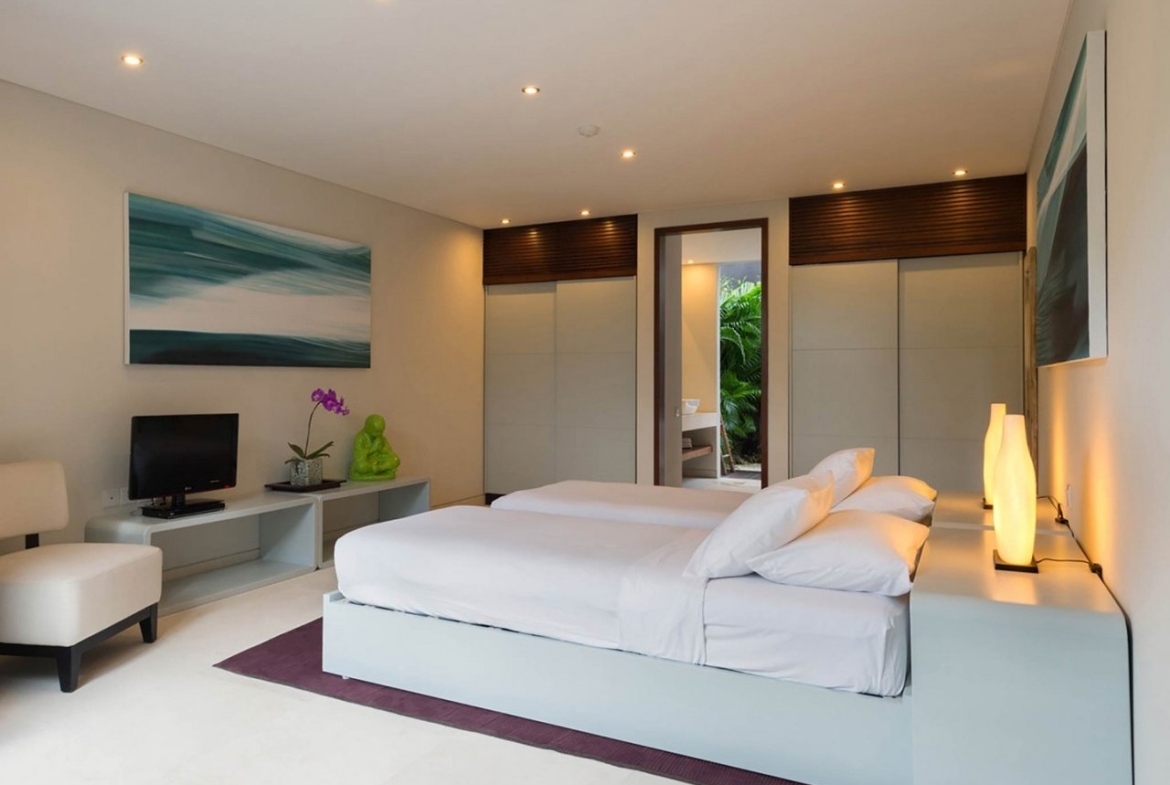 Gated Estate Green Bed Tropical Seminyak