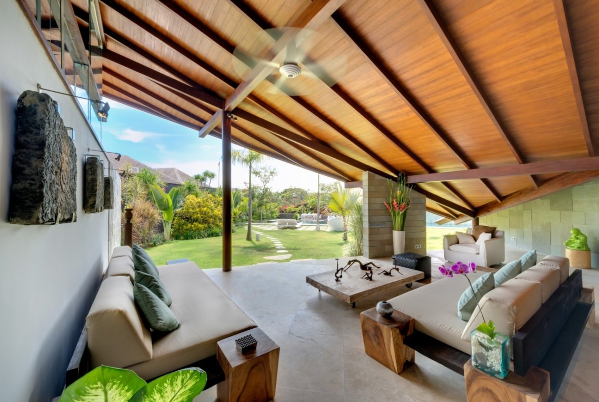 Gated Villa Private Seminyak Modern Bed