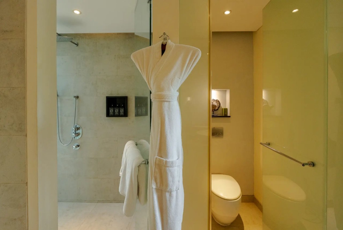 Minimalist Seminyak Rent Bed Green Yearly