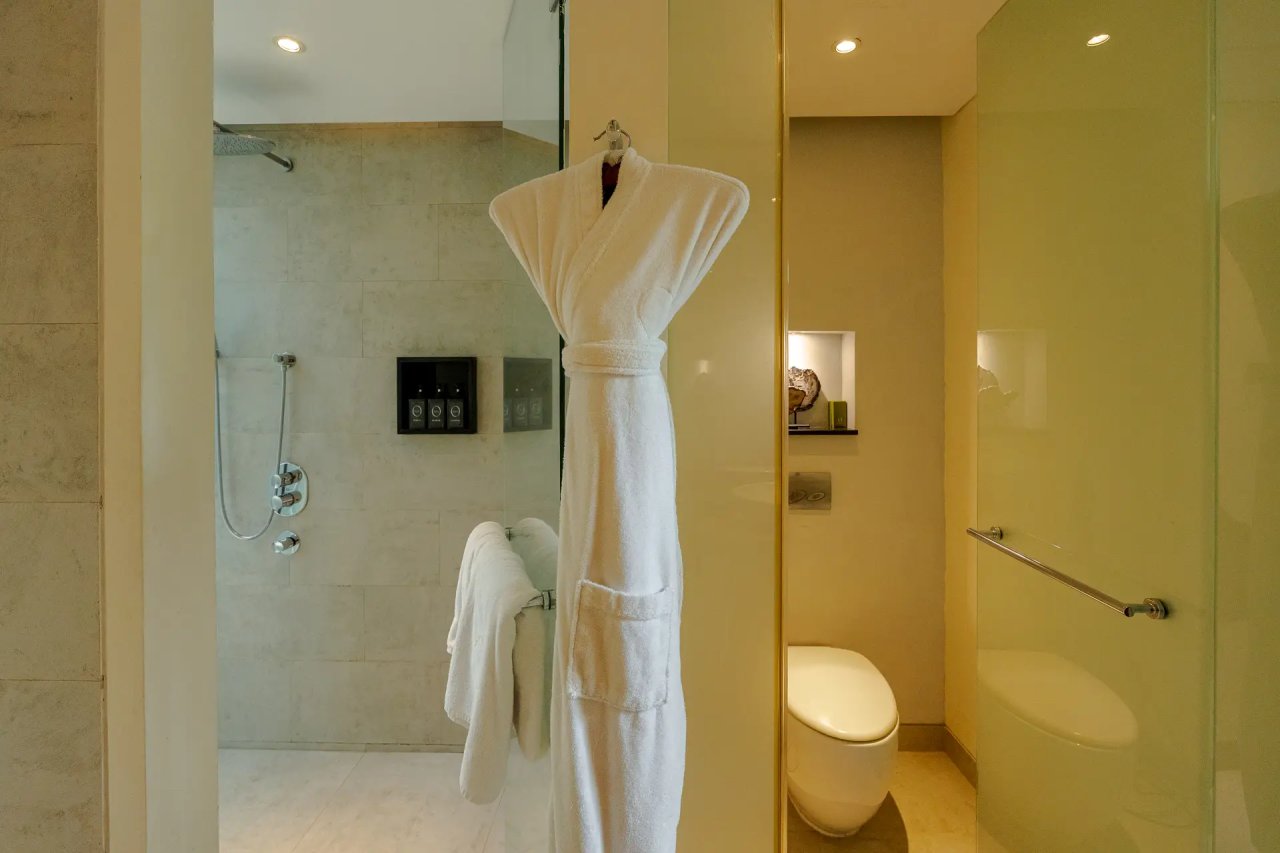 Minimalist Seminyak Rent Bed Green Yearly