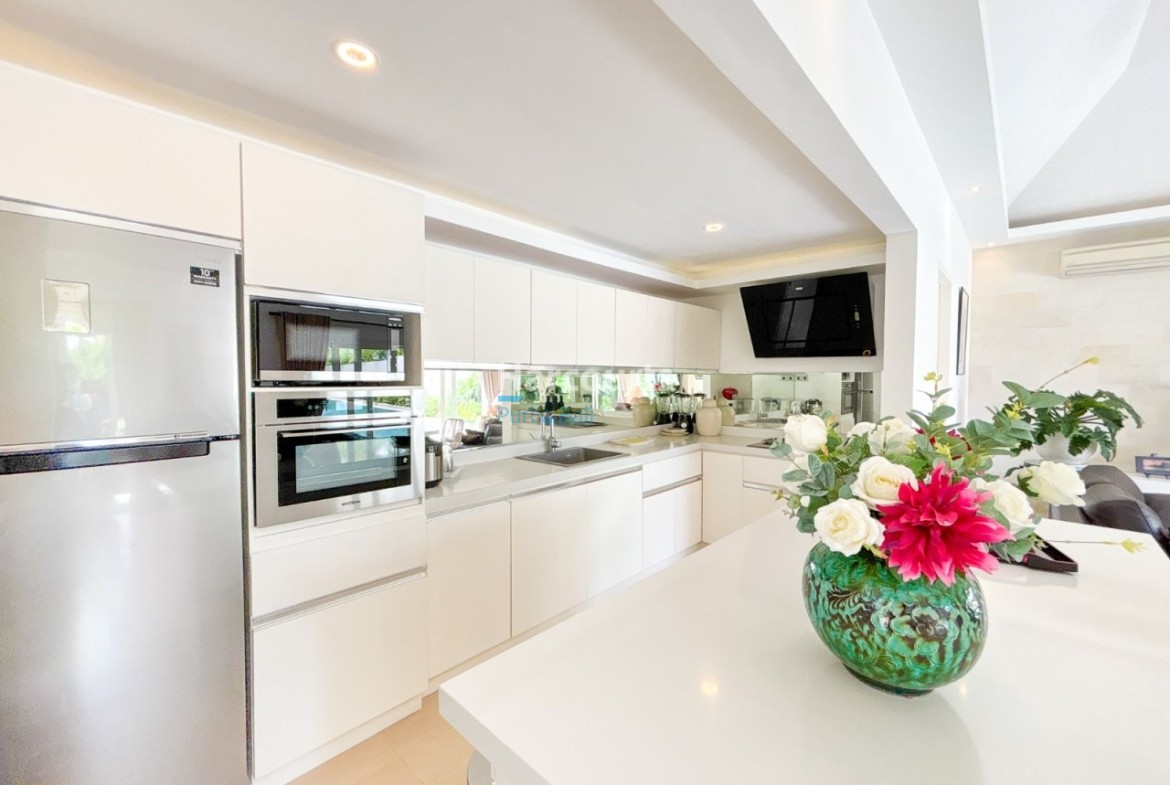 Nestled Tranquil Umalas This Luxury Living