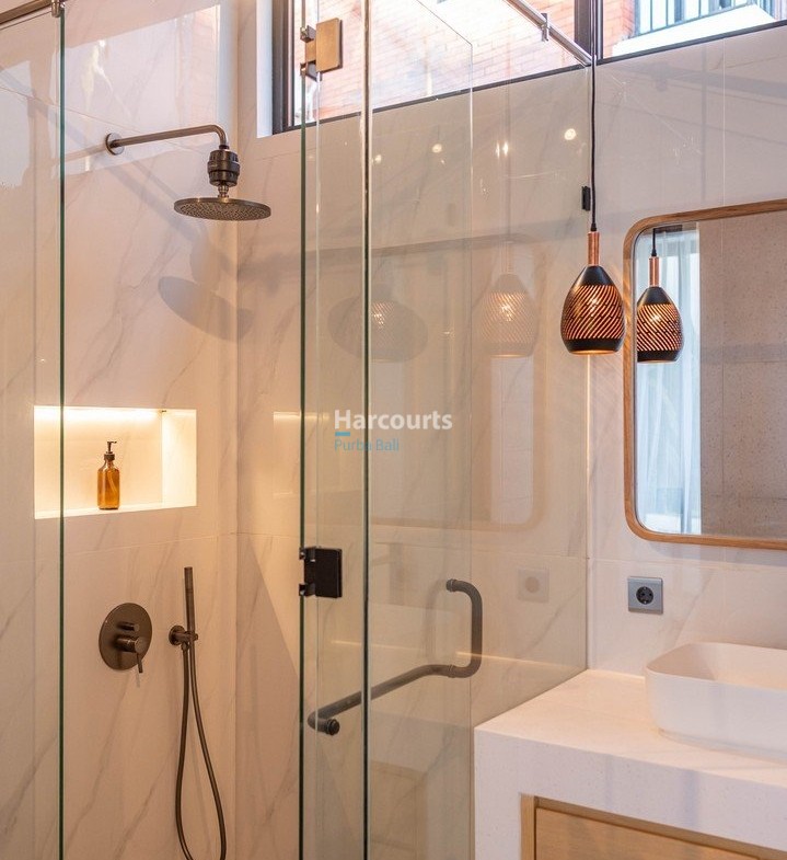 Pererenan Villa Bathroom Marble Shower Copper Pendants