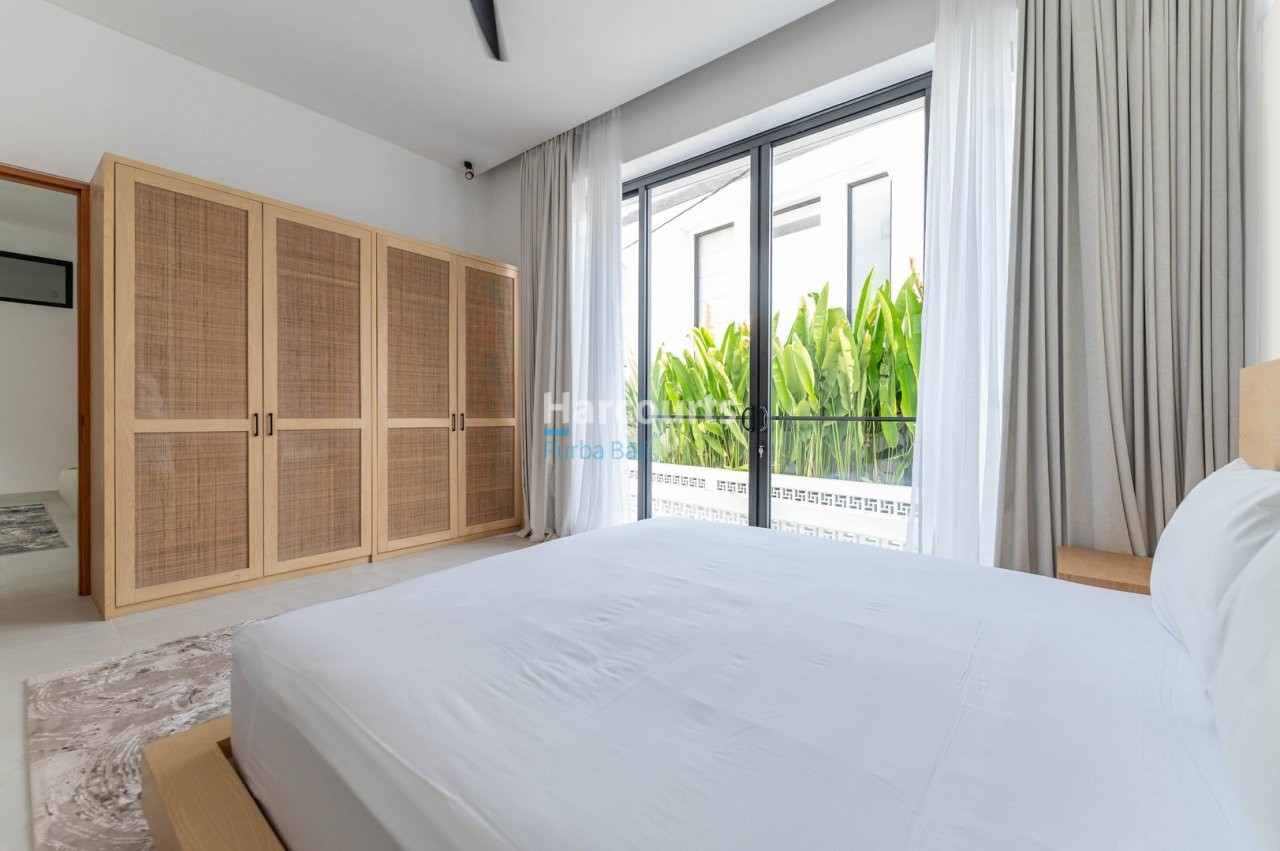 Pererenan Villa Bedroom Woven Wardrobe Garden View