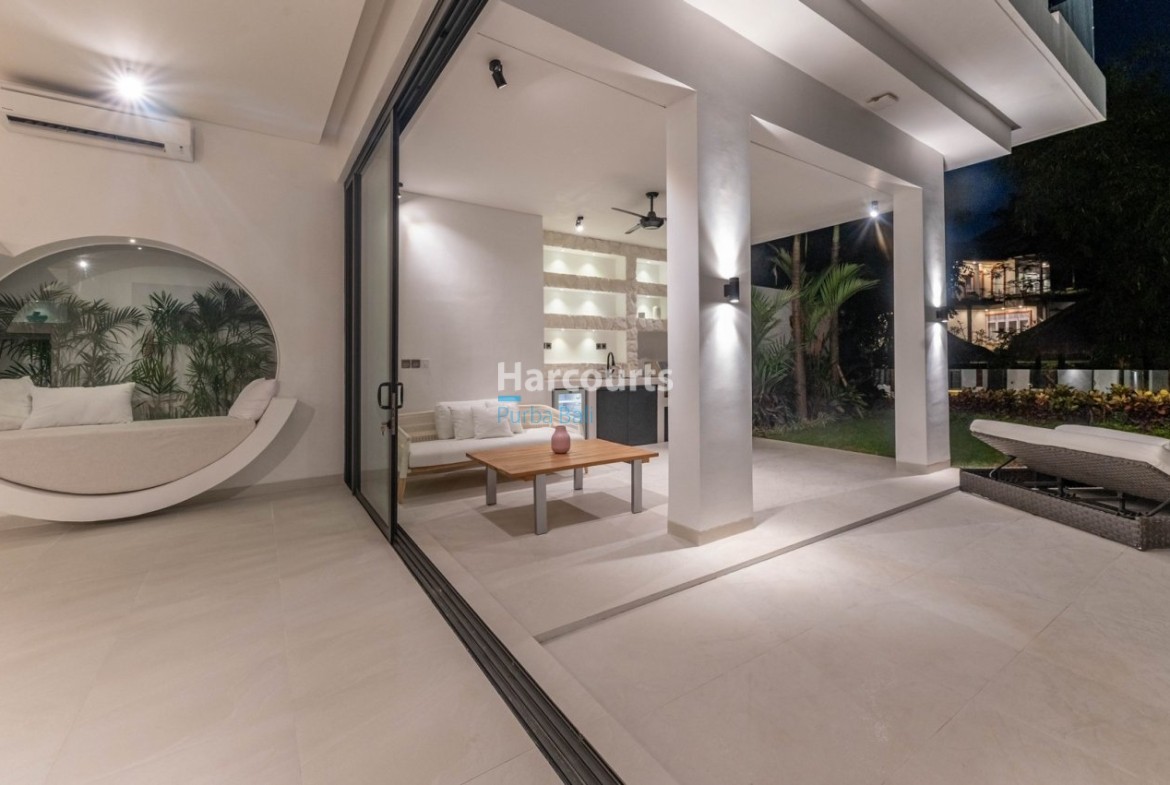 Pererenan Villa Outdoor Living Terrace Round Daybed