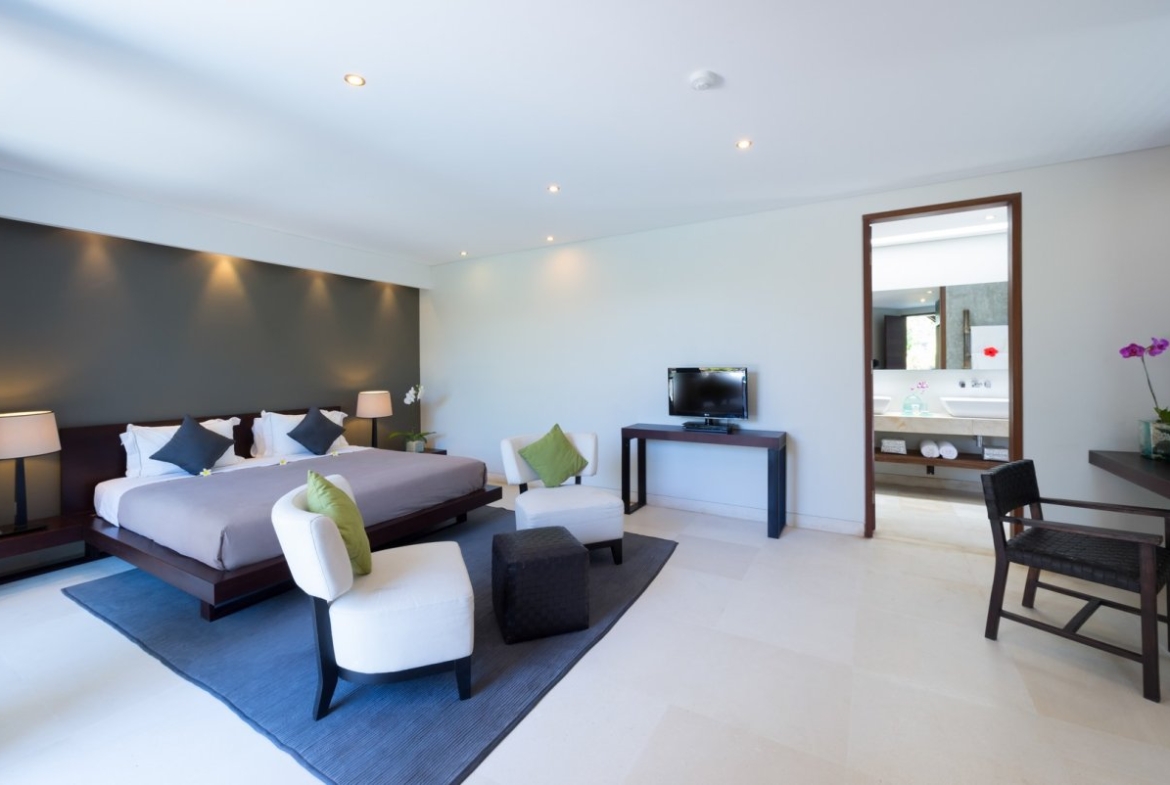 Pool Villa Bed Gated Seminyak Tropical