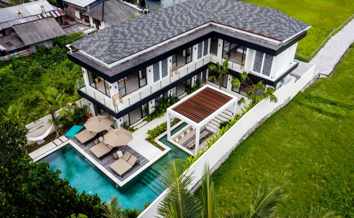 Private Set Residence Wall Exclusive View