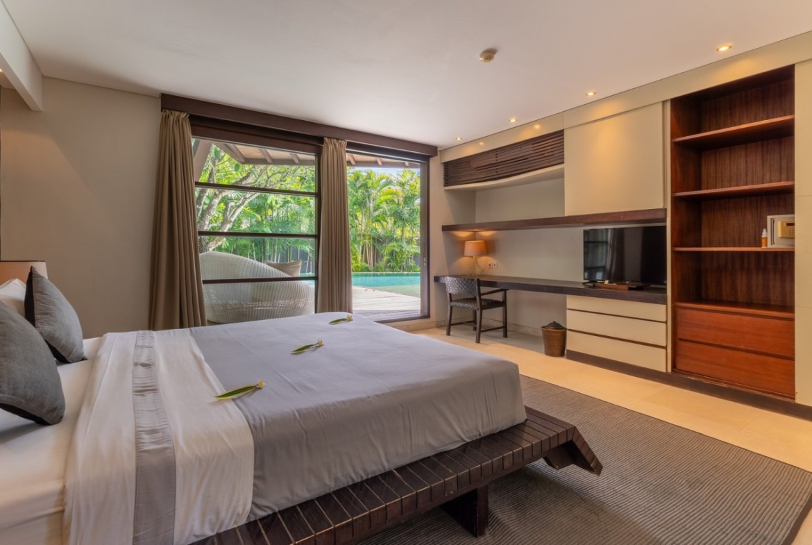 Seminyak Bed Tropical Minimalist Villa Estate