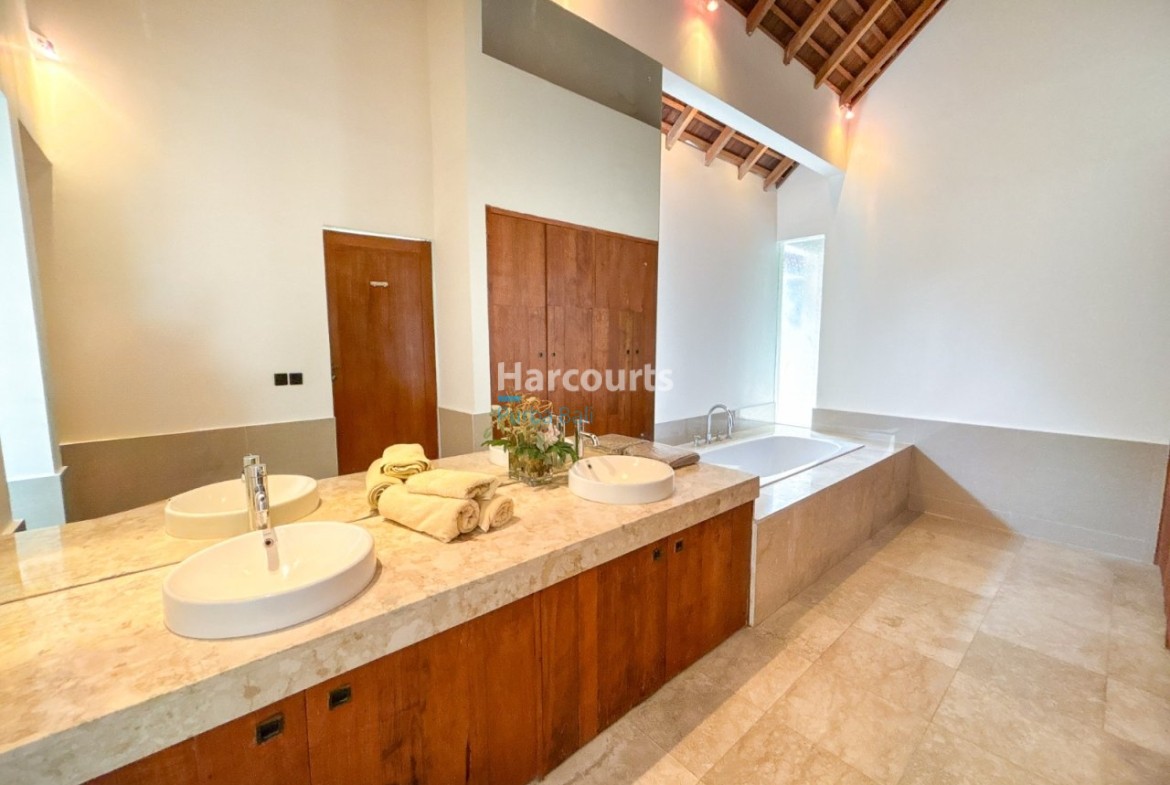 Set Quiet Residential Enclave For Sale