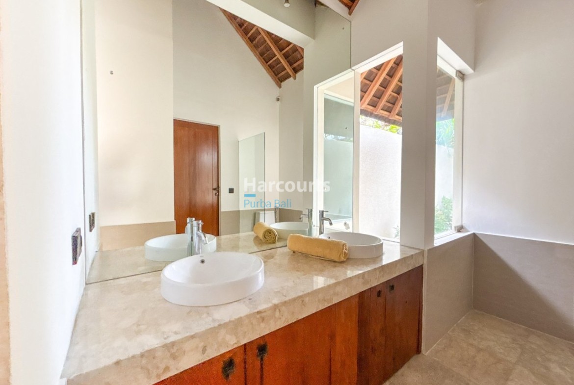 Set Quiet Residential Enclave Freehold Ownership 1