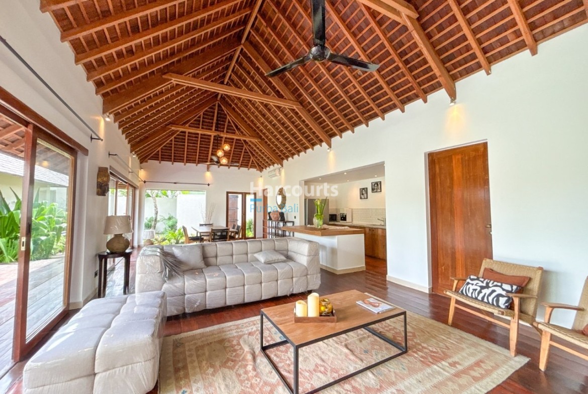 Set Quiet Residential Enclave Leasehold Opportunity 1