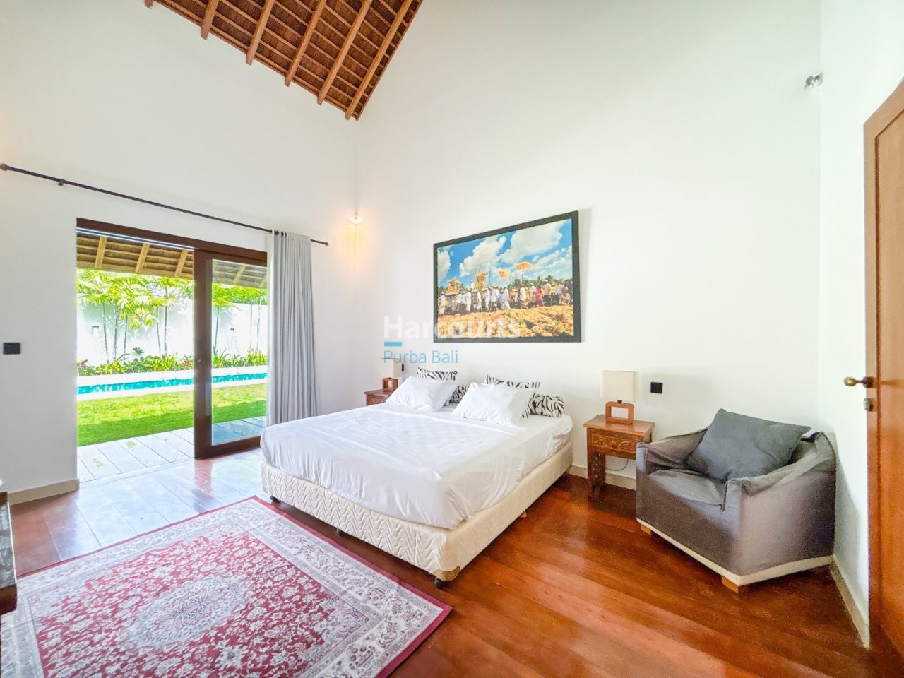 Set Quiet Residential Enclave Ricefield View