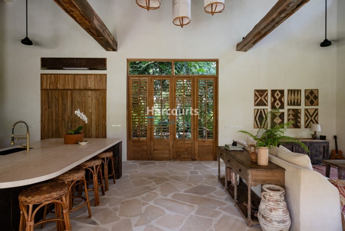 Set Tranquil Village Kaba For Sale