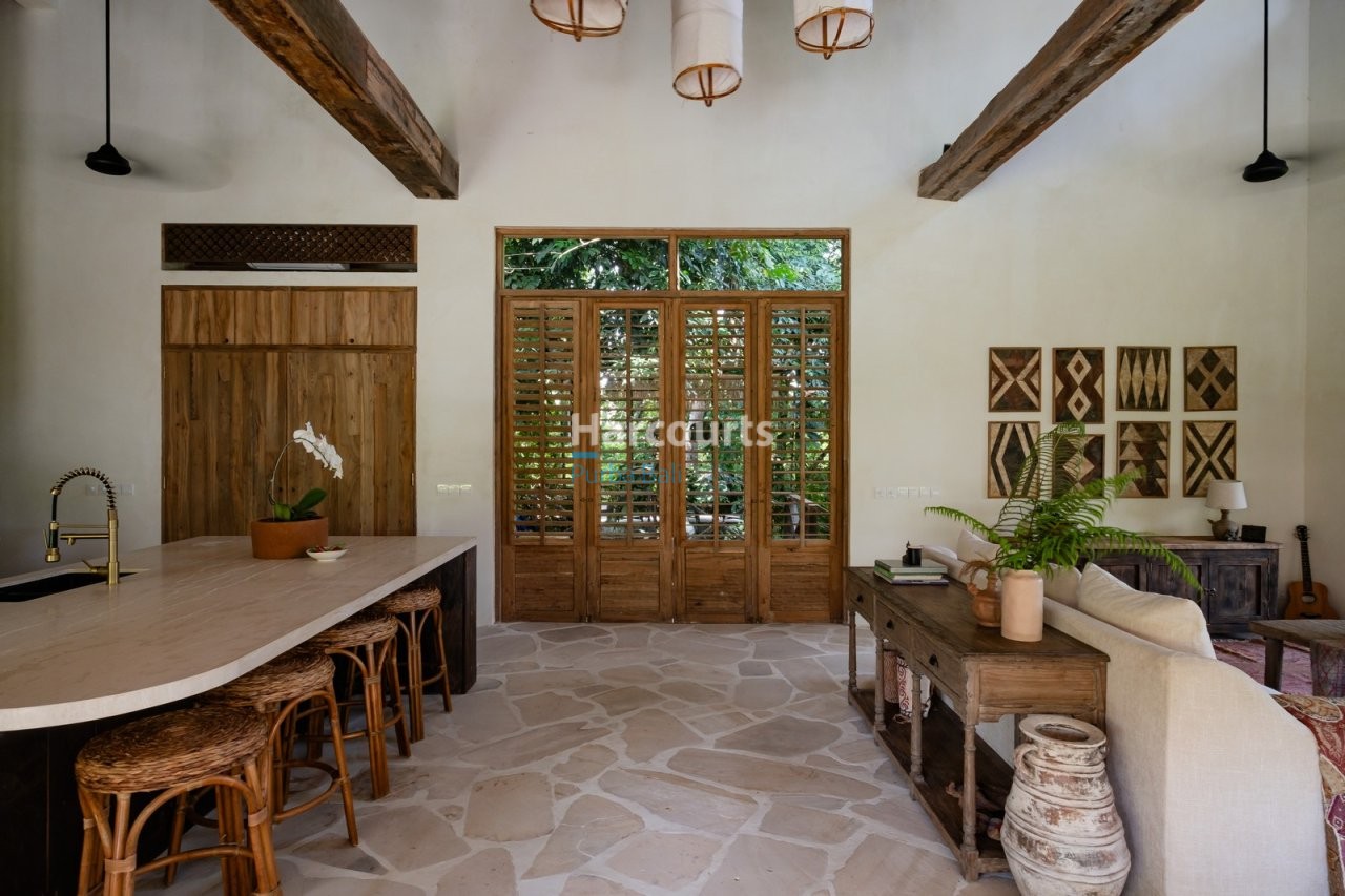 Set Tranquil Village Kaba For Sale