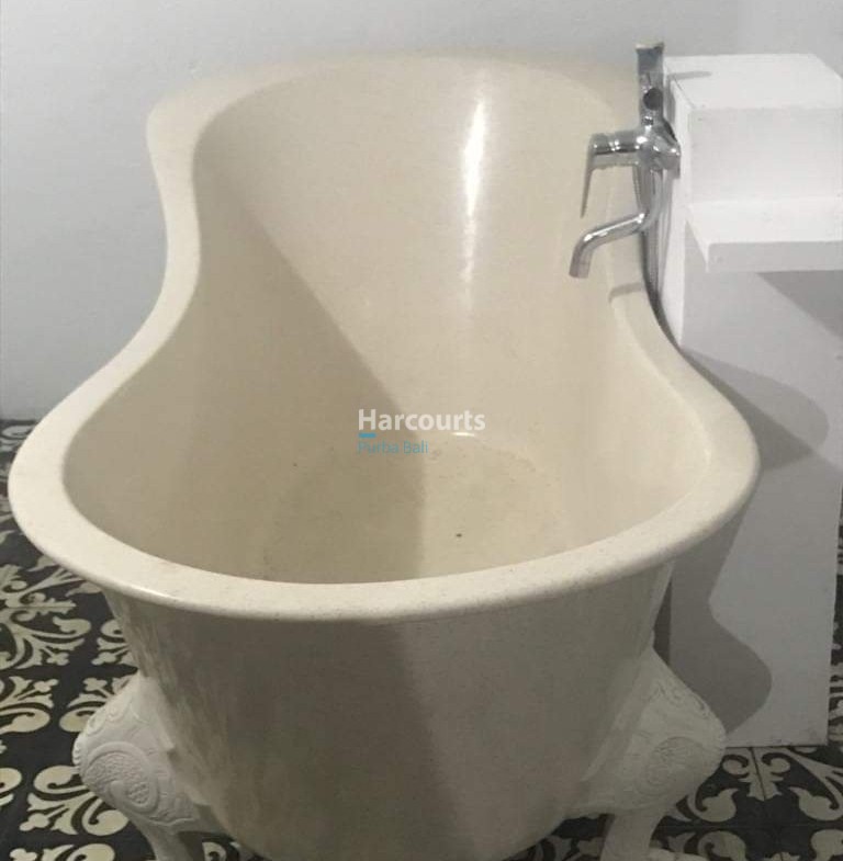 Set Within Unspoiled Coastal Ocean Breeze