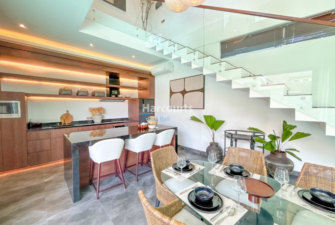 Tegal Cupek Villa Kitchen Marble Flooring Glass Staircase