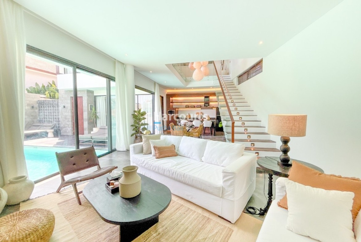 Tegal Cupek Villa Living Room Pool View White Sofa