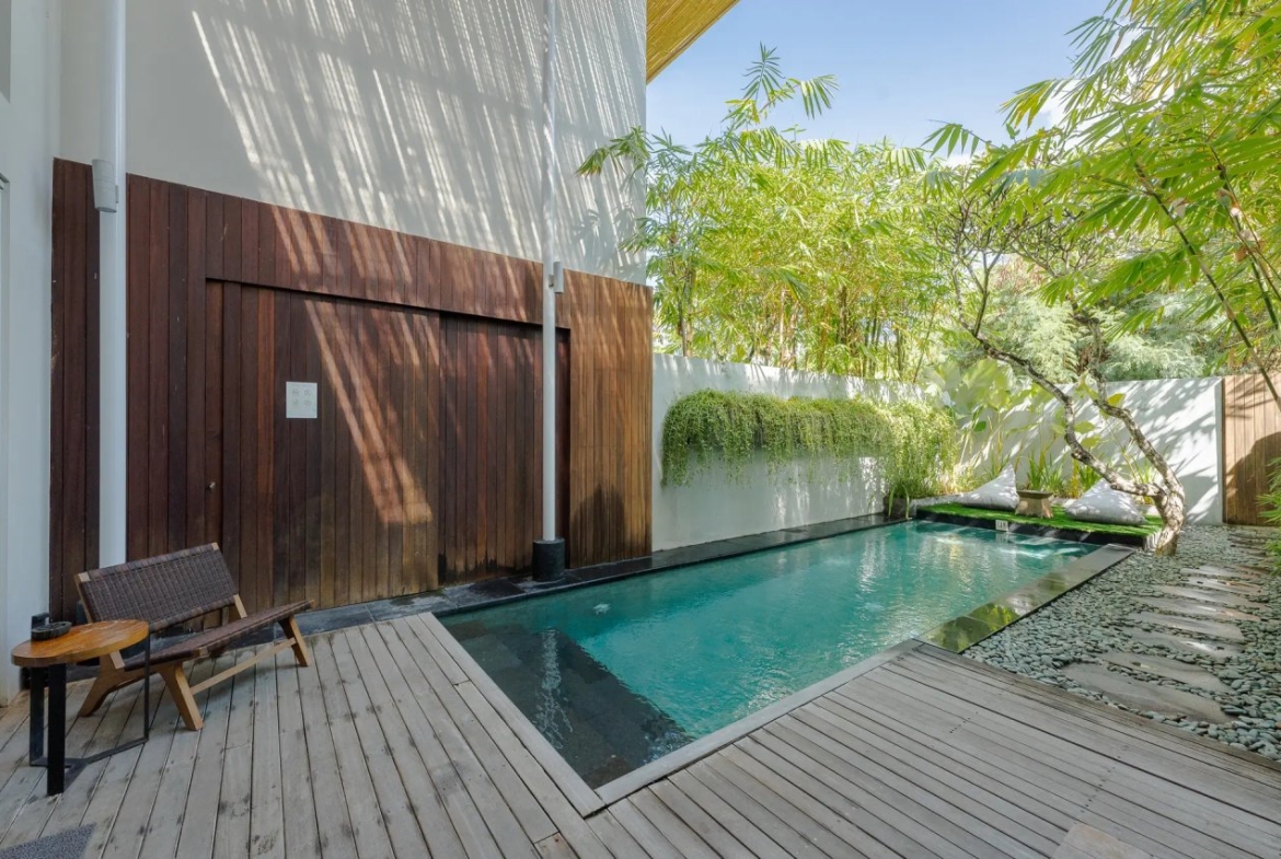 Villa View Seminyak Rent Bed Balinese